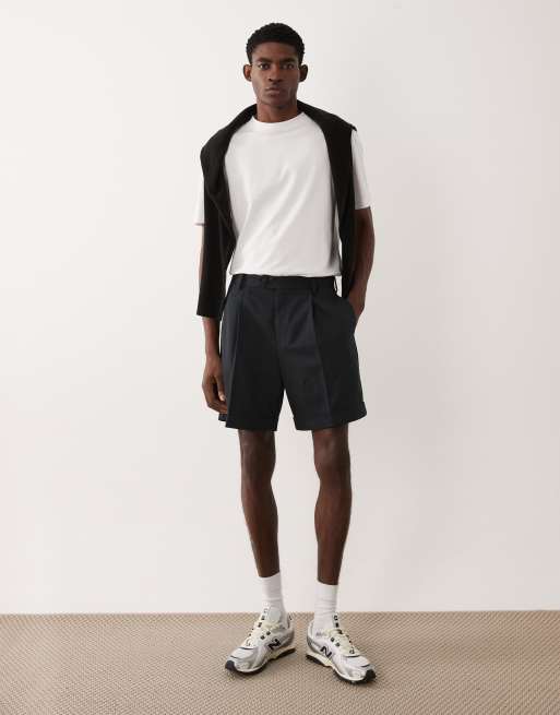 ASOS DESIGN tailored wide shorts in black twill with turnups, 2 of 5