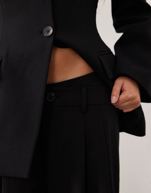 ASOS DESIGN tailoring low rise wide leg trousers with asymmetric waistband in black , 4 of 5