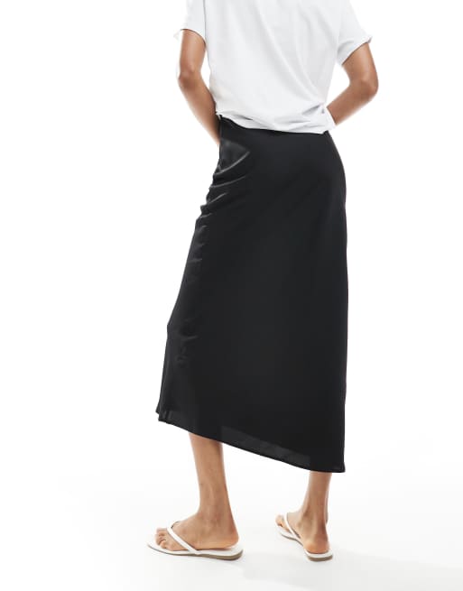 ASOS DESIGN Tall – Asymmetrischer Satin-Midirock zum Schlüpfen in Schwarz, 2 von 5