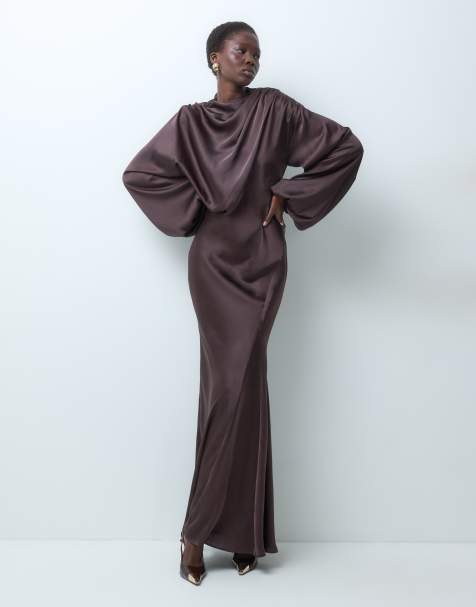 ASOS DESIGN Tall asymmetrisches Satin-Maxikleid mit Blousonärmeln in Braun - view 1