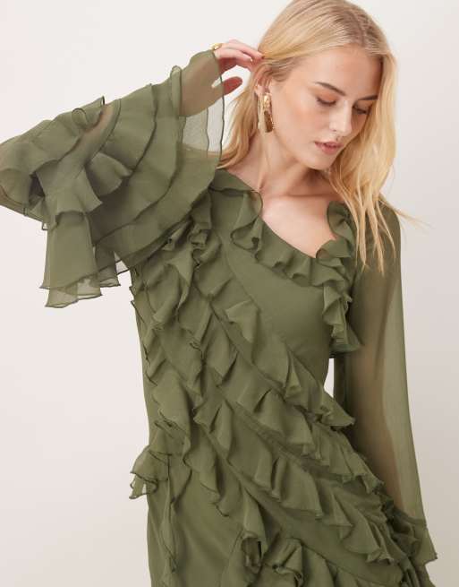 ASOS DESIGN Tall – Asymmetrisches, weiches Chiffon-Maxikleid in Khaki mit gestuften Rüschen und langen Ärmeln, 4 von 4