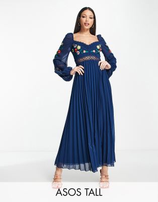 ASOS DESIGN Tall - Besticktes, plissiertes, langärmliges Midikleid mit Spitzeneinsatz in Marineblau