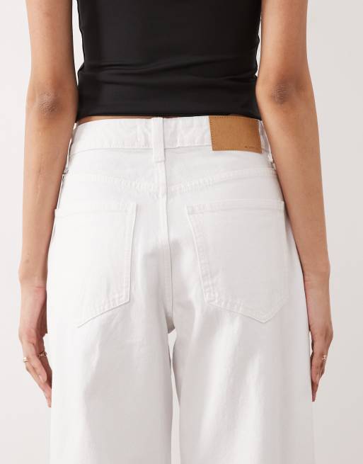 ASOS DESIGN Tall – Białe dopasowane jeansy z baryłkowymi nogawkami, 4 z 5