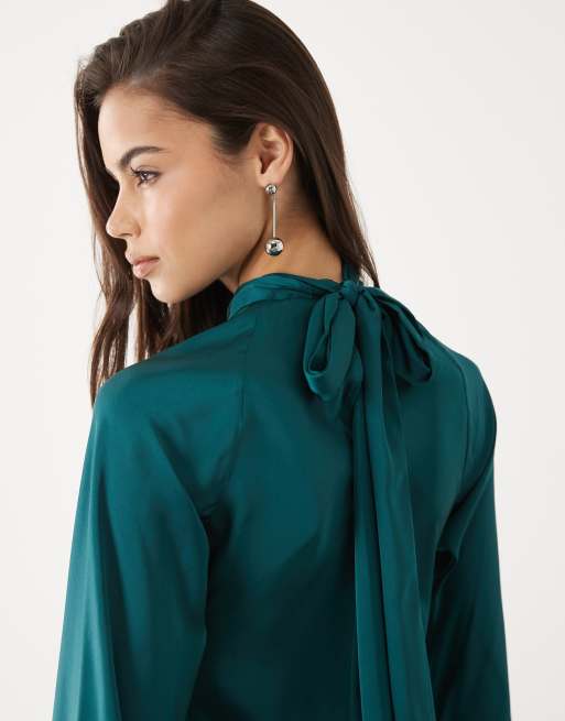 ASOS DESIGN Tall - Blågrøn maxikjole i satin med tørklædedetalje og ærmeslidser, 3 af 4