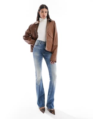ASOS DESIGN Tall - Bootcut-Jeans in mittlerer Waschung-Blau
