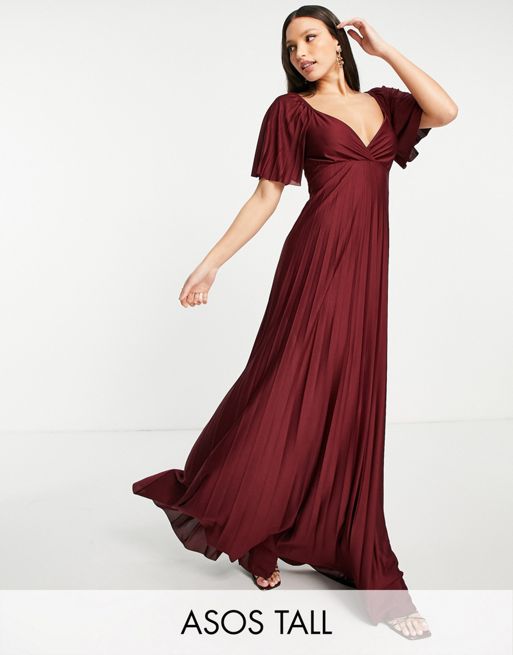 ASOS DESIGN Tall – Bordowa plisowana sukienka maxi ze skręconym tyłem i  krótkimi rękawami | ASOS