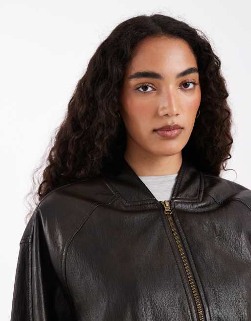 ASOS DESIGN Tall – Brązowa kurtka bomberka oversize z imitacji skóry z efektem sprania, 3 z 4