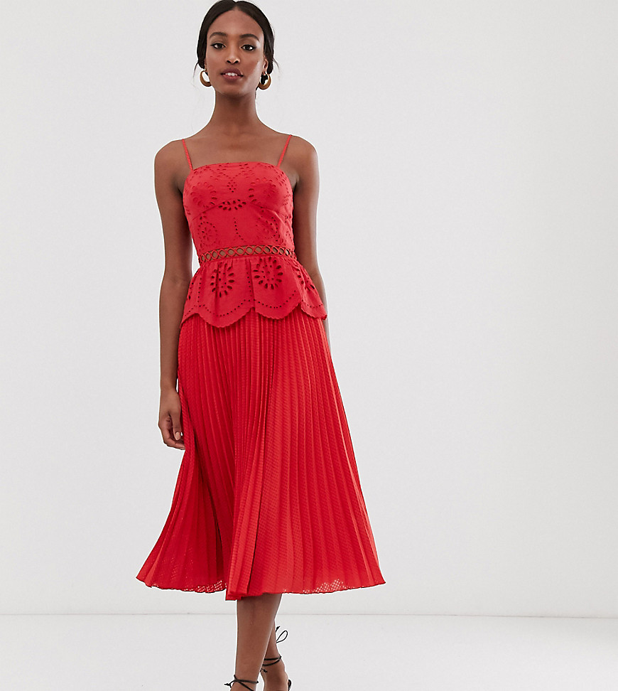 ASOS DESIGN Tall – Broderad midiklänning med smala axelband och plisserad kjol-Röd