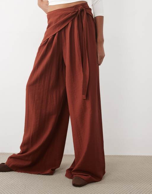 ASOS DESIGN Tall bukser med lige ben og wrap-skirt-detalje i brun, 5 af 5