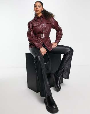 Camicia in pelle sintetica con cintura color mora-Rosso - ASOS Curve Camicia donna  - immagine1