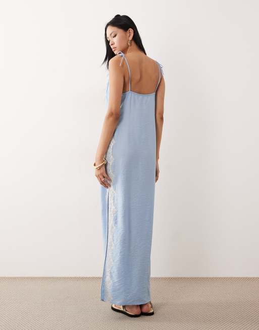 ASOS DESIGN Tall – Camisole-Maxikleid aus Satin in Himmelblau mit Knitterstruktur, eckigem Ausschnitt und Spitzendetail, 4 von 4