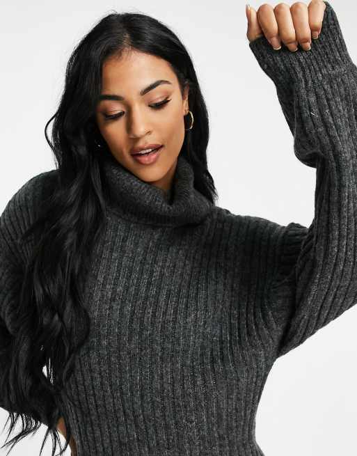 ASOS DESIGN Tall – Ciemnoszara prążkowana sukienka midi z drapowanym dekoltem, 2 z 4