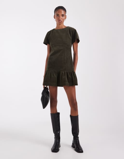 ASOS DESIGN Tall cord T-shirt mini jurk met gerimpelde rok in olijfgroen, 3 van 4