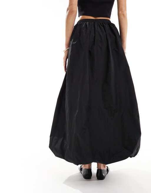 ASOS DESIGN Tall – Czarna sukienka maxi z dołem typu bombka z tafty, 4 z 5