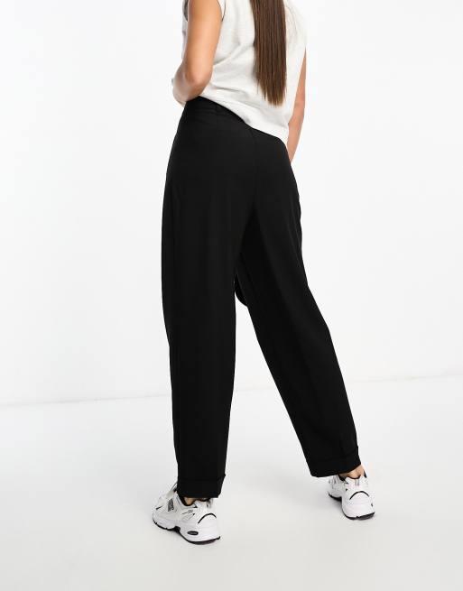 ASOS DESIGN Tall – Czarne, zwężane spodnie z podwiniętymi nogawkami, 2 z 4
