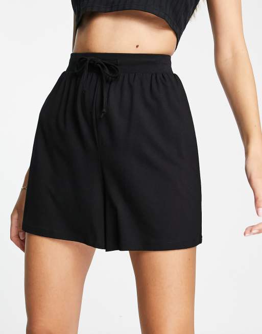 ASOS DESIGN Tall – Czarne zwiewne szorty z troczkami, 3 z 4