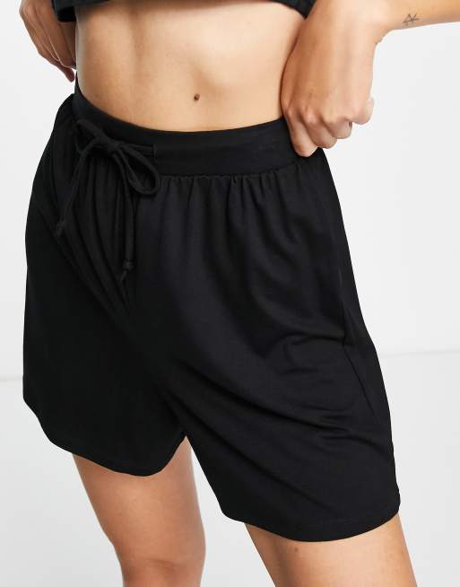 ASOS DESIGN Tall – Czarne zwiewne szorty z troczkami, 4 z 4