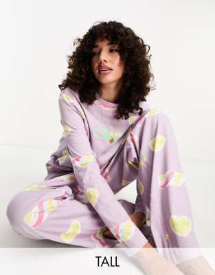 ASOS DESIGN Tall - Daydream - Pyjama bestehend aus langärmligem Oberteil und Hose in Flieder-Lila