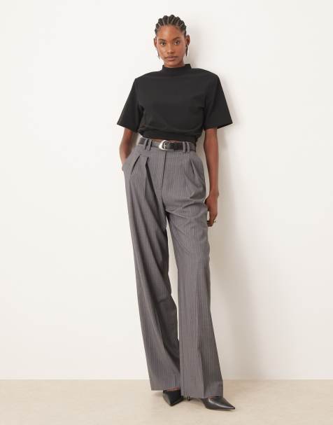 ASOS DESIGN Tall – Dopasowane szare spodnie w paski z szerokimi nogawkami i zakładkami - view 1