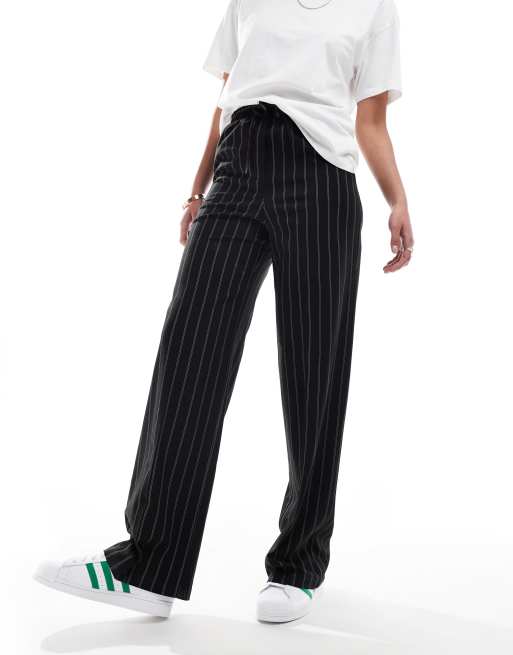 ASOS DESIGN Tall – Dopasowane wciągane spodnie w czarnym kolorze w paski, 3 z 5