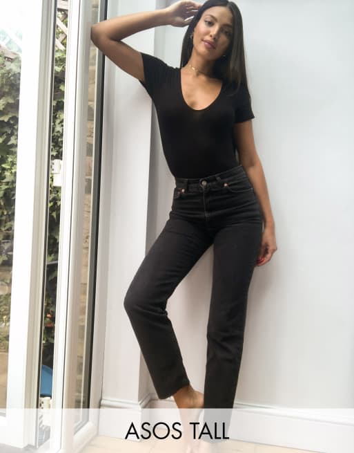 ASOS DESIGN Tall – Effortless – Czarne elastyczne jeansy ze skróconymi rozszerzanymi nogawkami