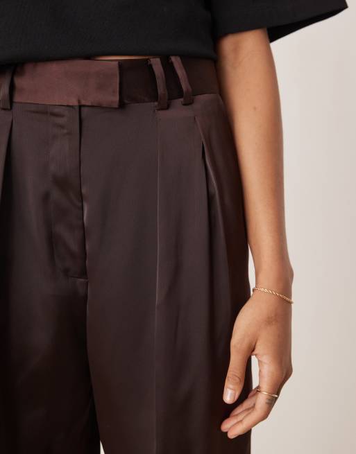 ASOS DESIGN Tall - Elegante broek van satijn met wijde pijpen in chocoladebruin, 3 van 5