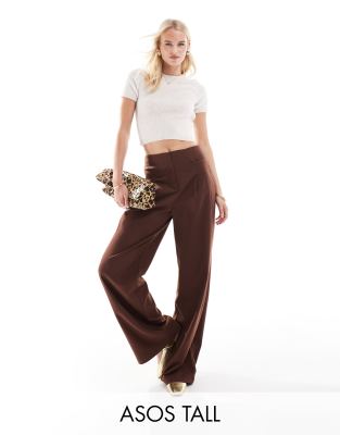 ASOS DESIGN Tall - Elegante Hose in Braun mit weitem Bein, wollartiger Struktur und Bundfalten-Brown