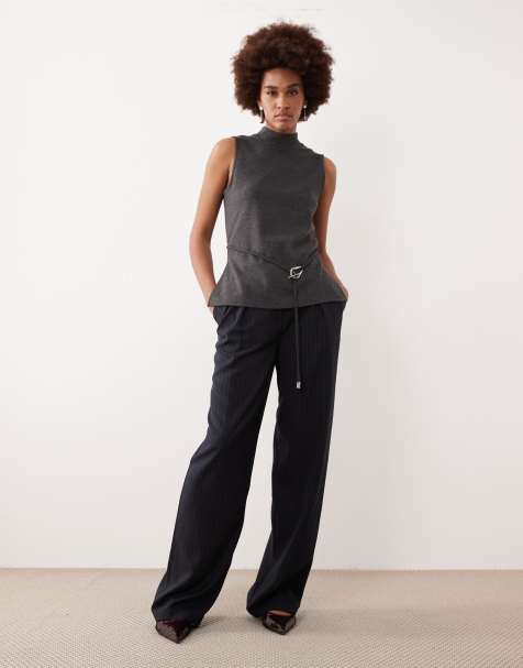 ASOS DESIGN Tall – Elegante Hose in Marineblau mit weitem Bein, Bundfalten und Nadelstreifen - view 1