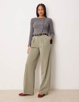 ASOS DESIGN Tall - Elegante Hose in Pistazie mit weitem Bein und Bundfalten-Grün