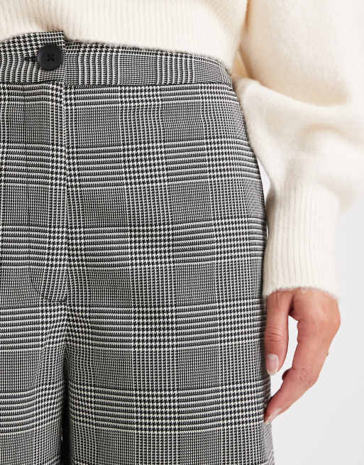 ASOS DESIGN Tall – Elegante Hose mit lockerem, geradem Schnitt und Hahnentrittmuster in Schwarz-Weiß, 3 von 5
