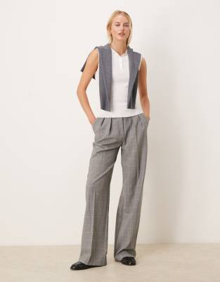 ASOS DESIGN Tall - Elegante Hose mit weitem Bein, Gitterkaromuster und Bundfalten-Grau