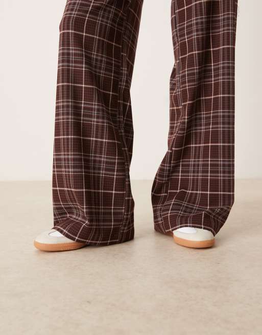 ASOS DESIGN Tall – Elegante, lässig und gerade geschnittene Hose in Burgunderrot kariert, 4 von 5