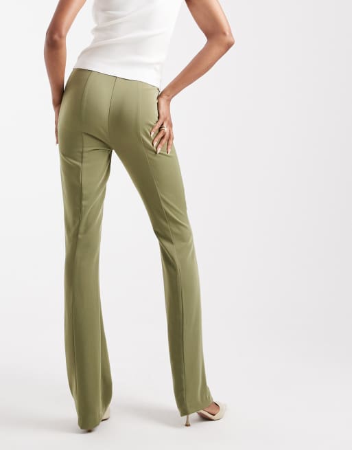 ASOS DESIGN Tall – Elegante Schlaghose in Oliv, 4 von 5