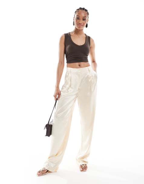 ASOS DESIGN Tall - Elfenbenshvide skræddersyede bukser med lige ben i satin - view 1