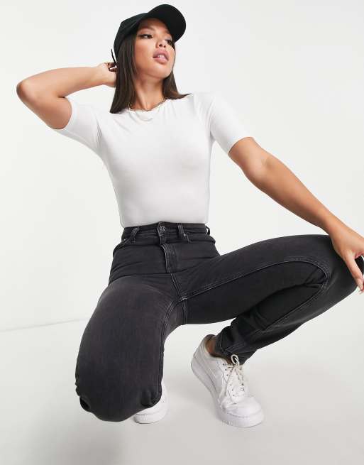 ASOS DESIGN Tall – Enger T-Shirt-Body in Weiß, 4 von 4
