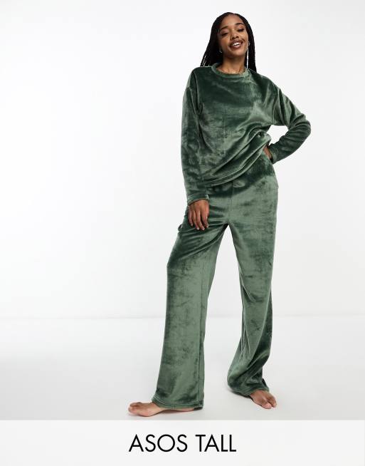 ASOS DESIGN Tall exclusive lounge super soft fleece sweat trouser set in green