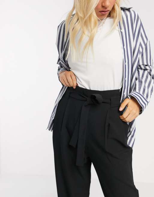 ASOS DESIGN Tall – Figurbetonte, knöchellange Karottenhose mit Bindegürtel, 3 von 4