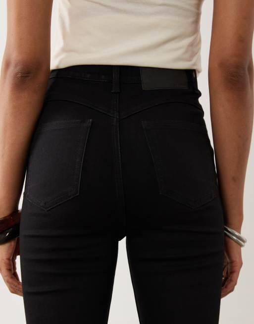 ASOS DESIGN Tall – Figurformende Jeans mit ausgestelltem Bein und Powerstretch in Schwarz, 4 von 5