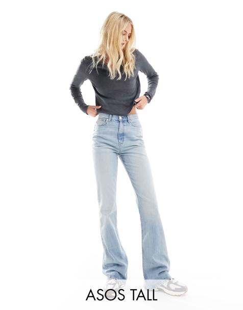 Light blue hotsell jeans outfit women