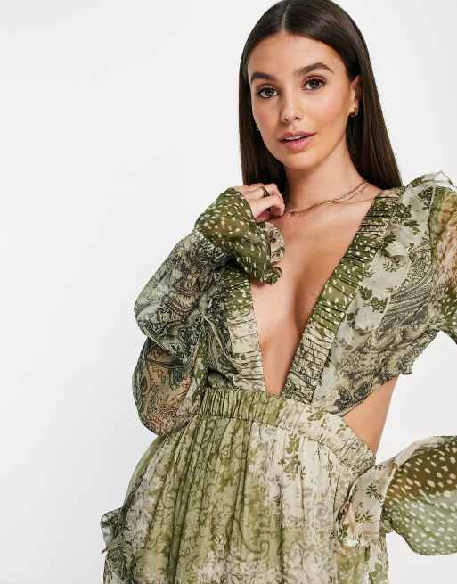 ASOS DESIGN Tall - Gelaagde maxi-jurk met kruisbandjes op de rug in saliegroene patchworkprint , 2 van 4
