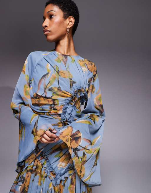 ASOS DESIGN Tall – Gerafftes Chiffon-Maxikleid in Blau mit Knitterstruktur, Blumenmuster und kleinen Rüschen, 4 von 4