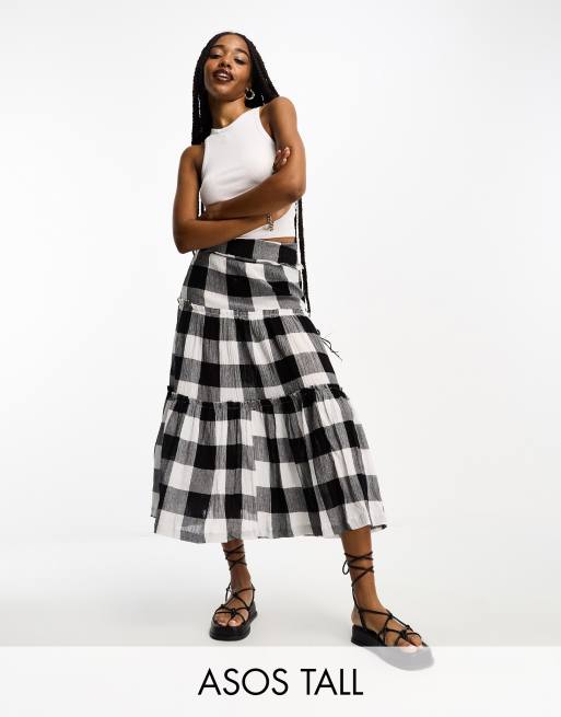 ASOS DESIGN Tall – Gestufter Midirock mit Jumbo-Karo in Schwarz-Weiß 