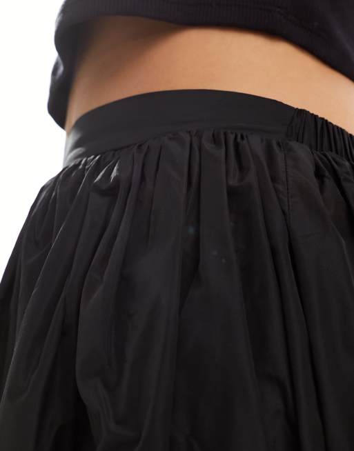 ASOS DESIGN Tall - Gonna lunga nera in taffetà con fondo a palloncino, 5 di 5