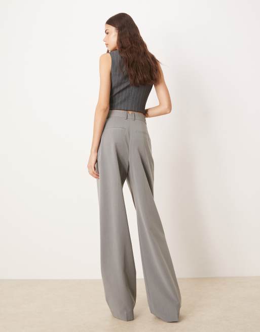 ASOS DESIGN Tall – Grå figursydda byxor med vida ben och veck, 2 av 5