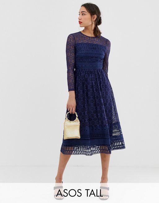 ASOS DESIGN Tall – Granatowa wysokiej jakości koronkowa sukienka midi z  koła | ASOS