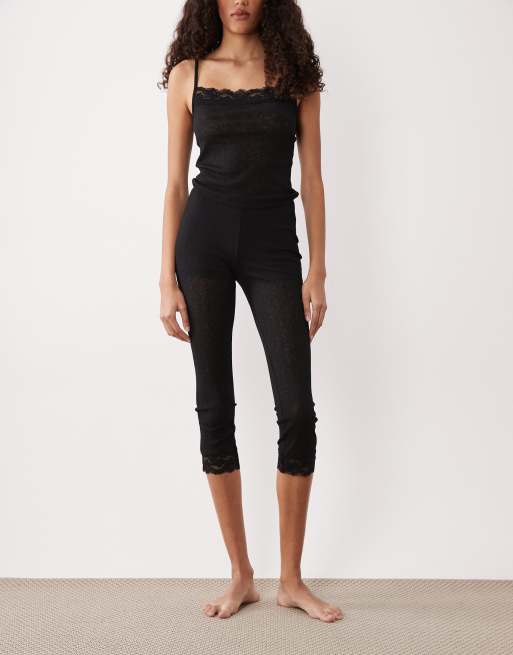 ASOS DESIGN Tall – Halbtransparente Capri-Pyjamahose in Schwarz mit Spitzenbesatz, 5 von 5
