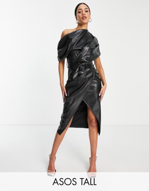 ASOS DESIGN Tall - Halflange kokerjurk van PU met verlaagde schouder en ceintuur in zwart