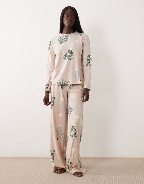 ASOS DESIGN Tall haut à manches longues et pantalon large ensemble de pyjama à imprimé sapin de Noël - view 1