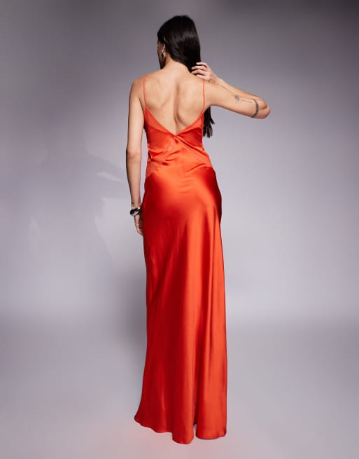 ASOS DESIGN Tall – Hochgeschlossenes Maxikleid aus Satin-Chiffon-Mix in Rot mit eckigem Ausschnitt, 2 von 4