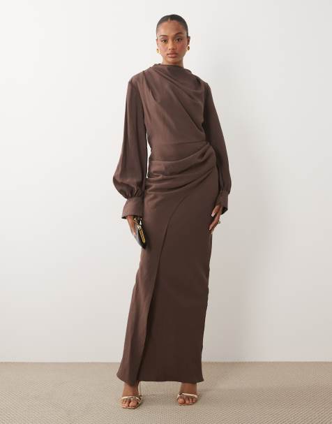 ASOS DESIGN Tall – Hochgeschlossenes Maxikleid in Braun mit drapiertem Rock - view 1